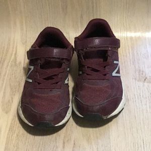 New Balance boys 3.5 extra wide